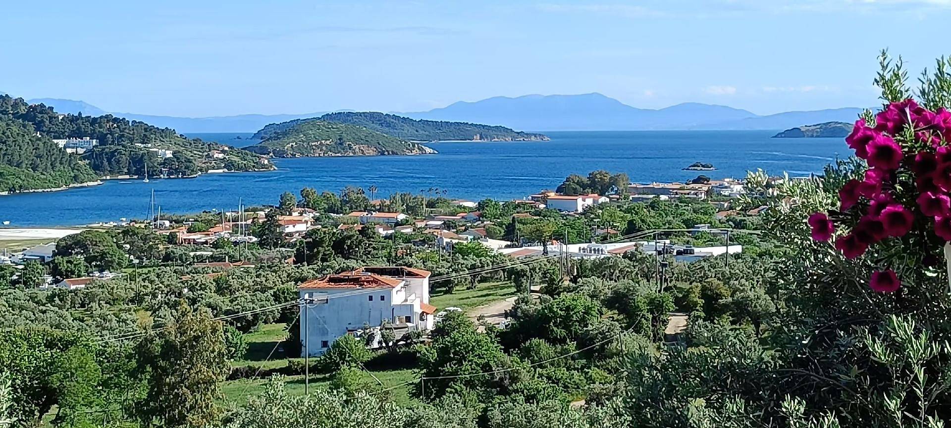 Skyframe Villa mit atemberaubendem Blick auf das Meer... in Sporaden
