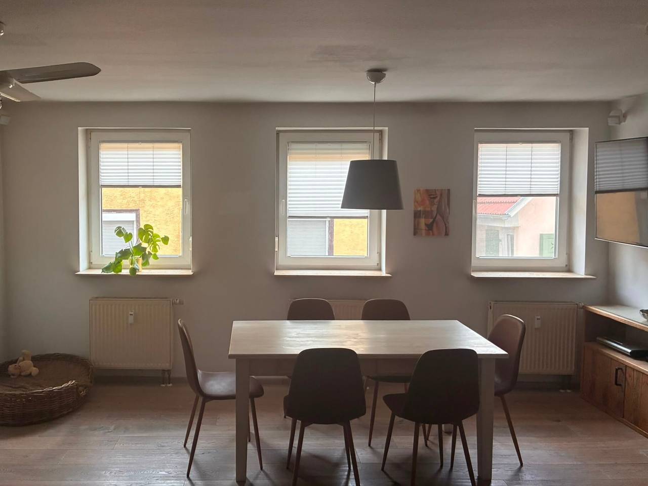 Ganze Wohnung, Apartment „Obere Beutau, Esslingen“ mit gemeinsamer Terrasse und Wlan in Esslingen am Neckar, Landkreis Esslingen