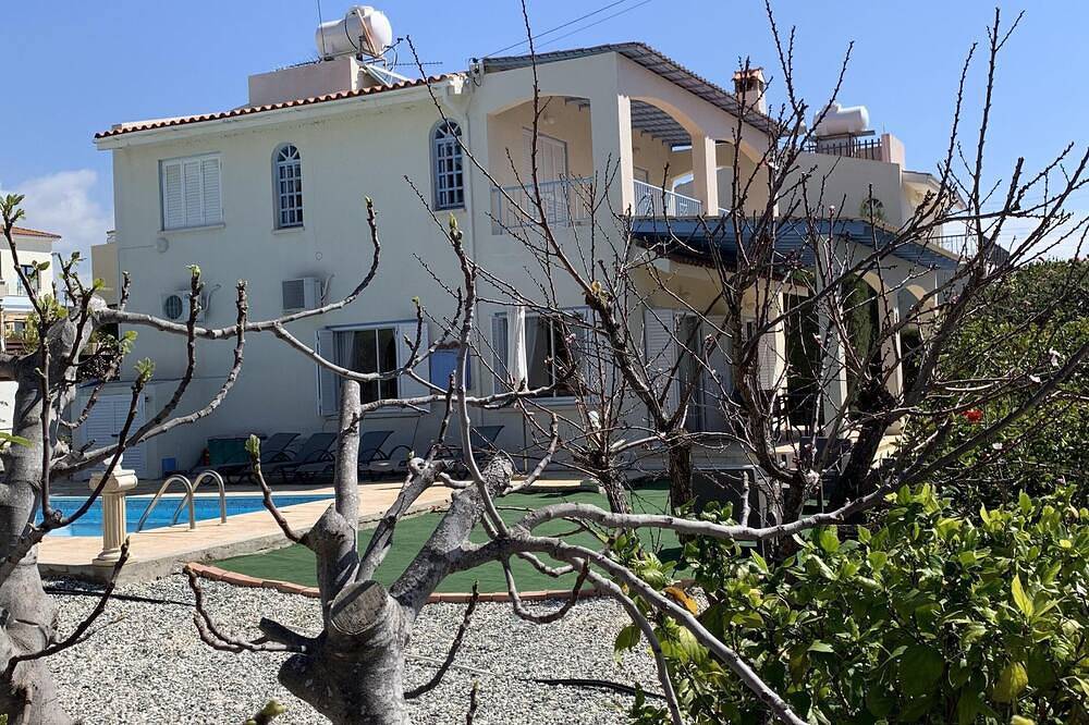 Casa vacanza a Peyia a partire da 163€ a notte