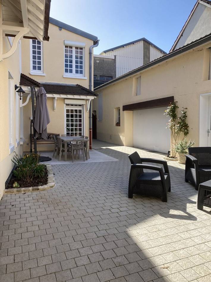 Gîte pour 6 personnes, avec terrasse dans Le Mesnil-sur-Oger
