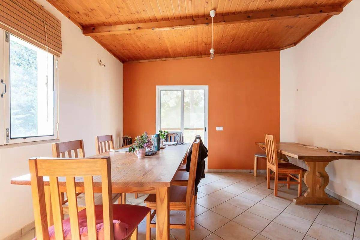 Triple Room with Shared Bathroom in Silves, District de Faro