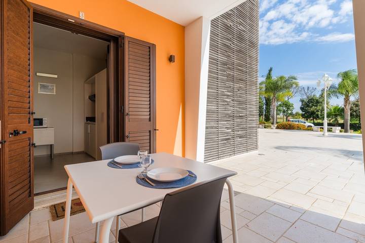Entire apartment, Apartment 'Tenuta Espada Gallipoli - Mono 3' with Shared Pool, Wi-Fi and Air Conditioning in Sannicola, Gulf of Taranto