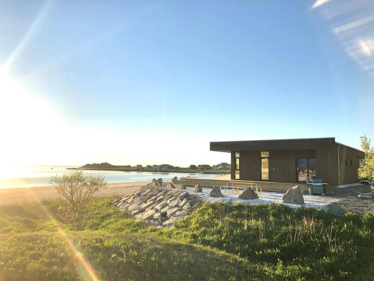 Three-Bedroom Villa in Flakstad 