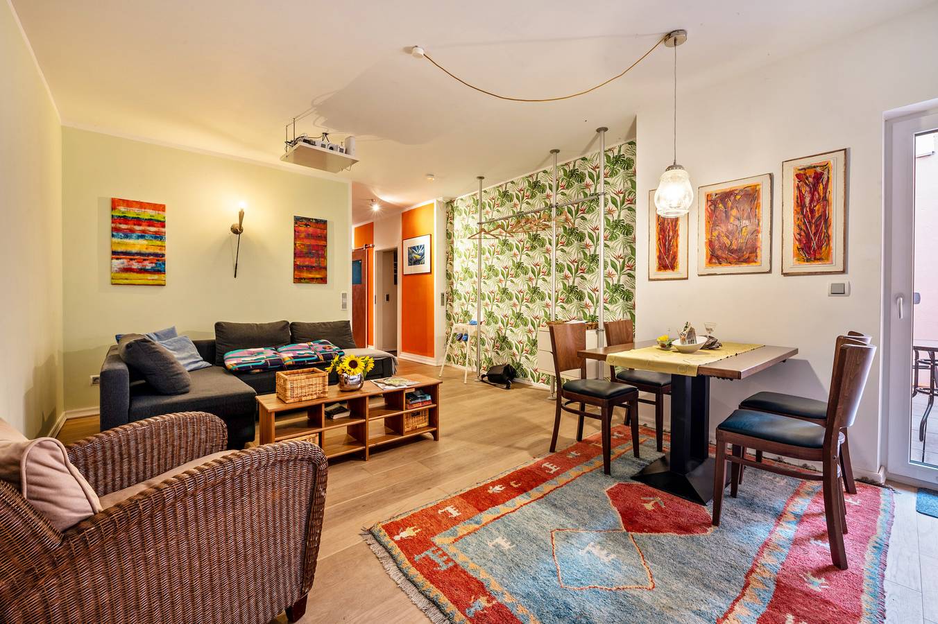 Entire apartment, Holiday Apartment 'Deichkind Viertel Suite' with Terrace & Wi-Fi in Bremen, Bremen State