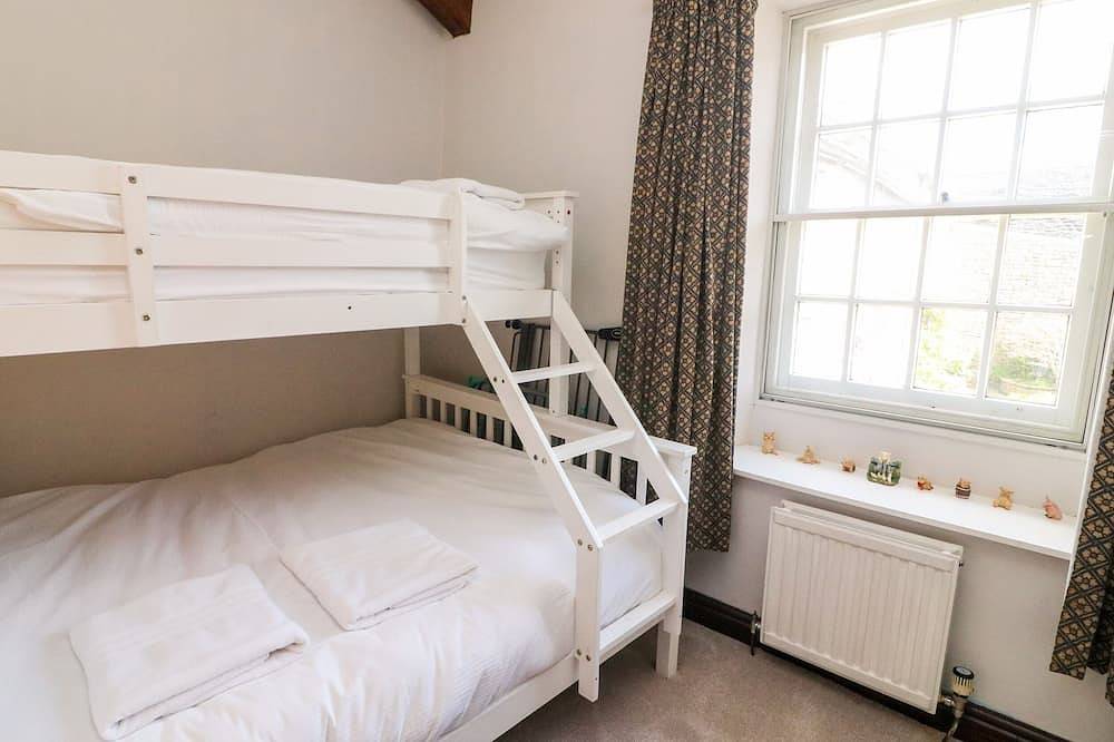 Piggy Bank Cottage, pet friendly in Sedbergh in Sedbergh, Yorkshire Dales National Park