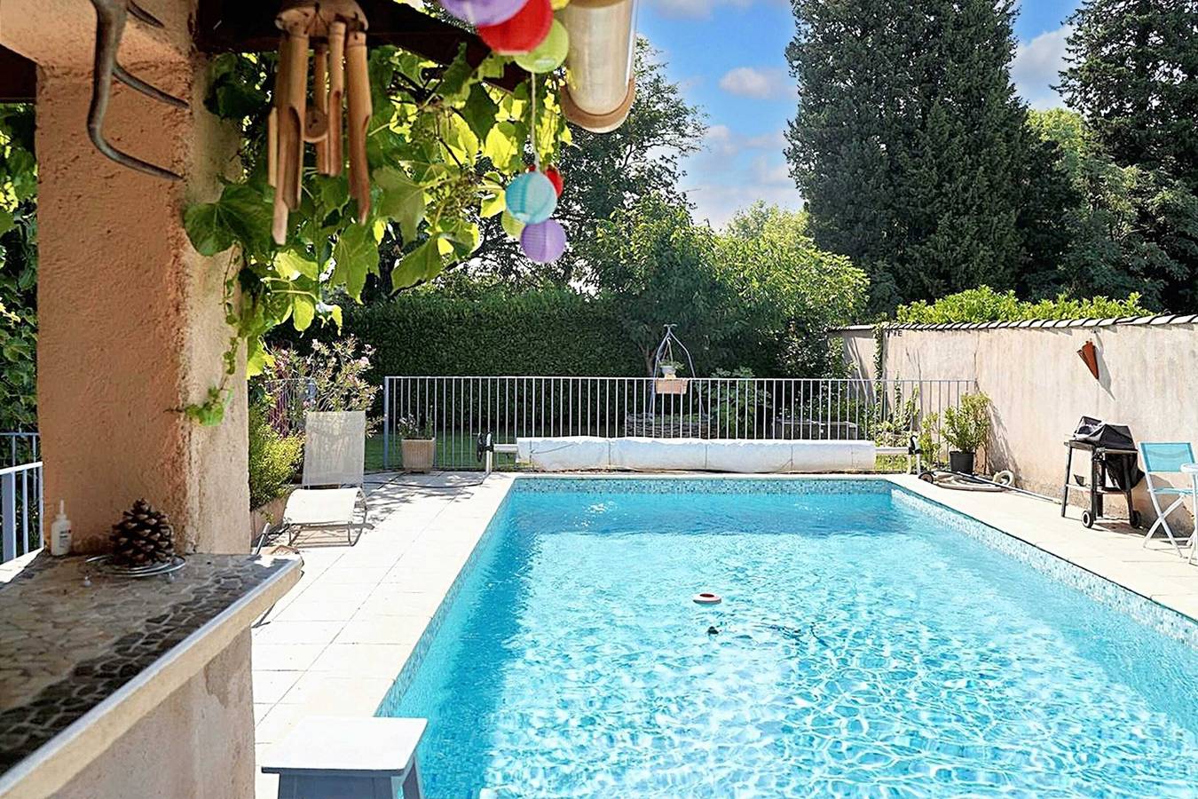 Apartamento entero, Apartamento encantador cerca de Aviñón con piscina privada in Le Pontet, Vaucluse