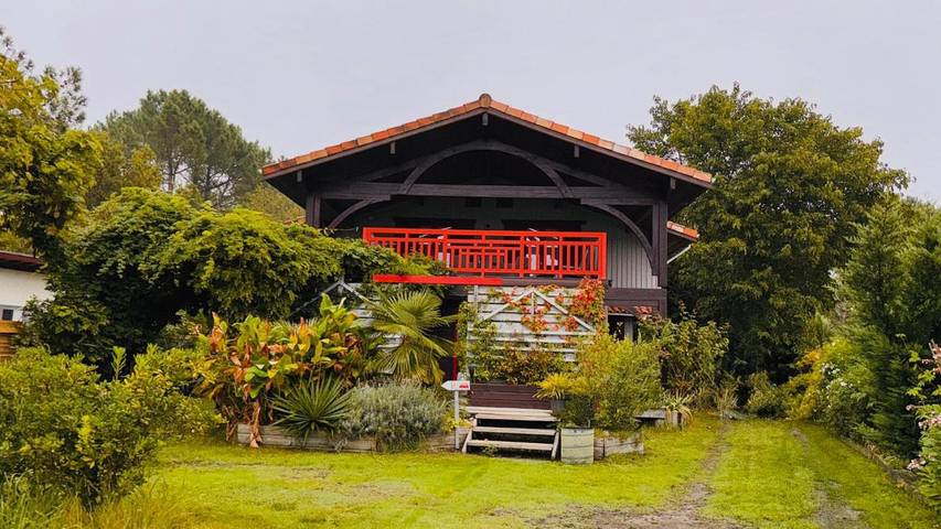 Maison d’hôte pour 4 personnes, avec terrasse ainsi que jardin et vue, animaux acceptés