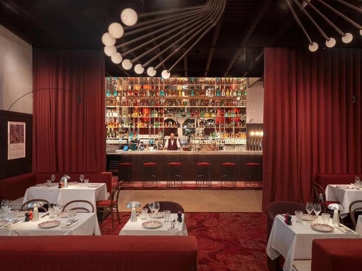 Hôtel pour 4 personnes, avec terrasse dans Office De Tourisme D Aix En Provence - 2