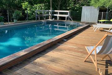 Gîte pour 8 personnes, avec piscine à Léogeats