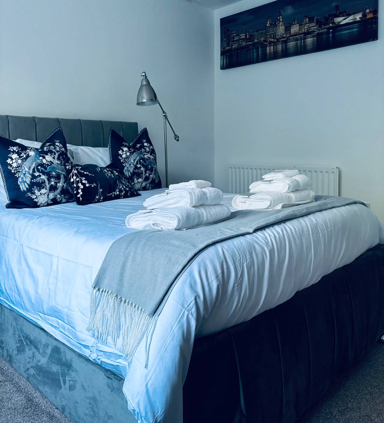 House - Sleeps 6, Hot-tub & Free Parking in Lancashire