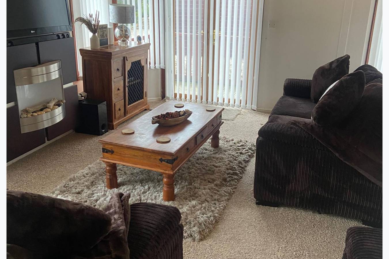 Kingfisher Cosy Lakeside Lodge in Carnforth, Lancashire