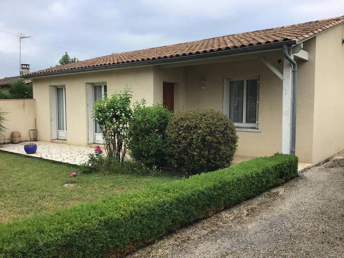 Location de vacances pour 4 personnes, avec jardin à Port-Sainte-Foy-et-Ponchapt
