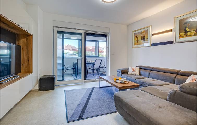 Appartement de vacances entier, Appartement confortable avec terrasse, Wi-Fi et parking près de la plage de Ždrijac in Nin, Région de Zadar