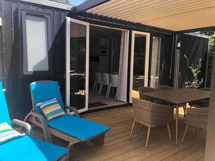 Camping pour 4 personnes, avec piscine ainsi que bassin pour enfant et terrasse à Arès - 3