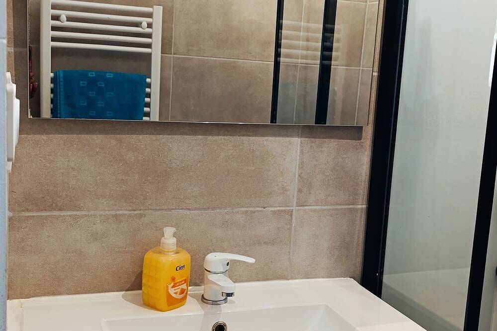 Ganze Wohnung, 🌿 Air-conditioned studio with a terrace – Between Cassis, Marseille, and the Calanques in Carnoux-en-Provence, Mittelmeerküste (Frankreich)