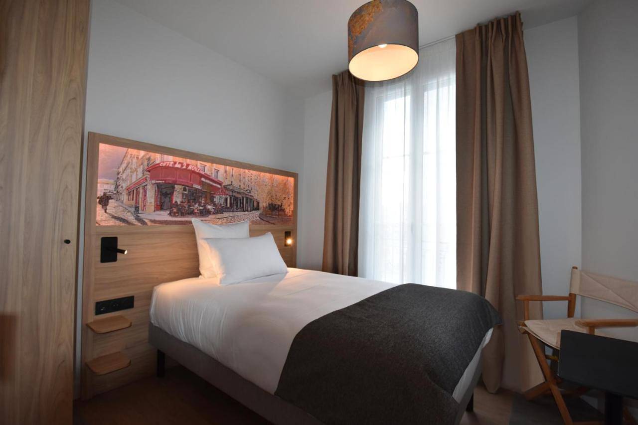 Comfort Triple Room in Boulogne-Billancourt, Hauts-de-Seine