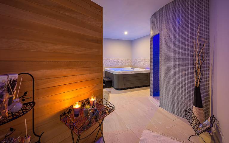 Ferienwohnung für 3 Personen, mit Sauna und Pool sowie Terrasse - 1