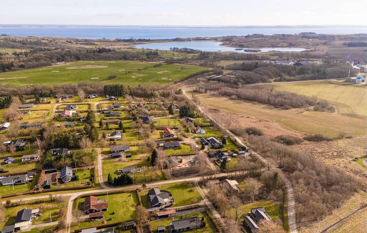 Ferienhaus für 8 Personen, mit Terrasse und Garten sowie Sauna in Hvalpsund