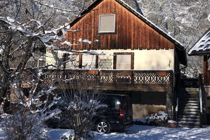 Chalet pour 9 personnes, avec jardin - 1