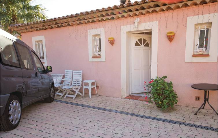 Ferienwohnung für 4 Personen, mit Terrasse und Garten sowie Pool in Roquebrune-sur-Argens