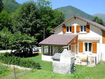 Gîte pour 6 personnes, avec jardin et terrasse dans l' Ariège