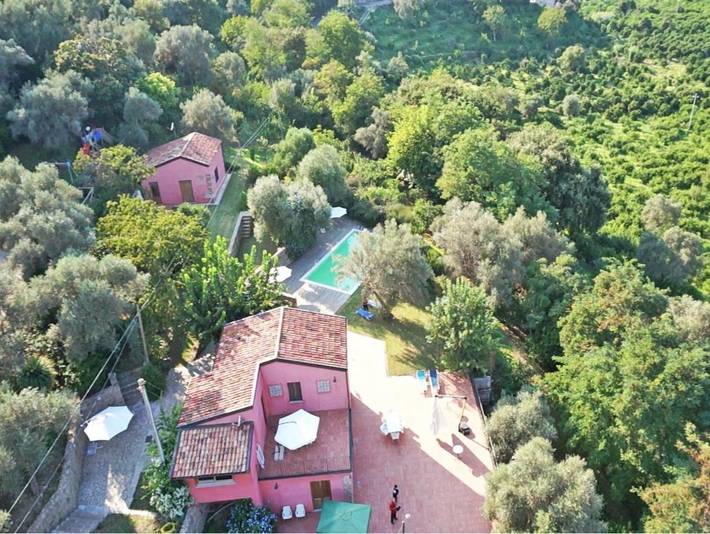 Ferienhaus für 4 Personen, mit Terrasse und Garten sowie Pool in Mirto