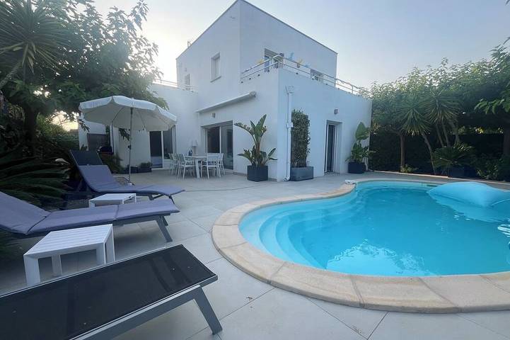 Ferienhaus für 9 Personen, mit Terrasse und Garten