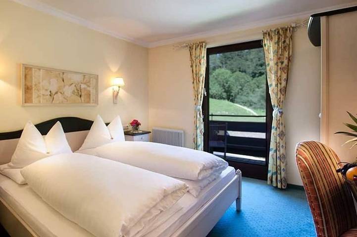 Economy Doppel bis 4 Nächte - Hotel Seewinkel & Seeschlössl in Fuschl am See, Bezirk Salzburg-Umgebung