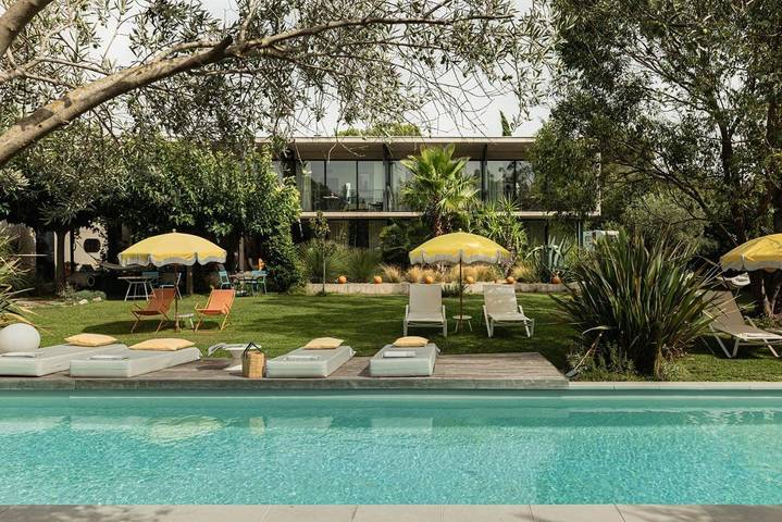 B&b for 2 people, with Balcony and Terrace as well as Garden and Pool in Aix-en-Provence