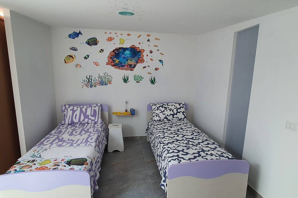 Villa with apartment and big garden share in Bisceglie, Barletta-Andria-Trani
