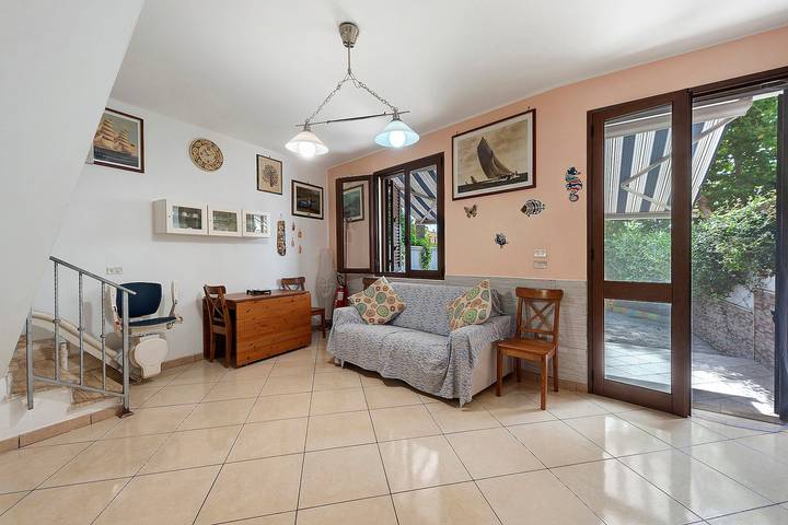 Villa 'Il Melarancio Del Salento' met Privéterras en Airconditioning in Torchiarolo, Salento