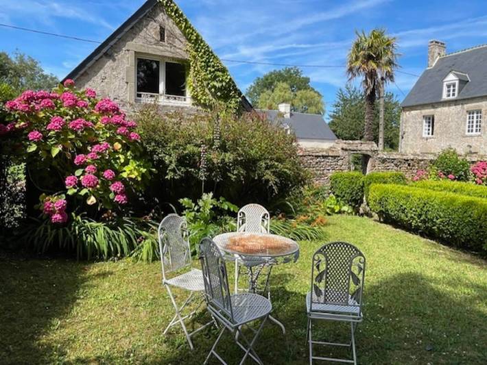 Ferienhaus in Houtteville mit Garten in Houtteville, Coutances und Umgebung