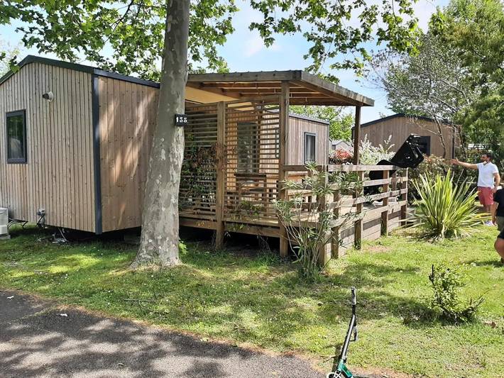 Camping pour 6 personnes, avec Terrasse ainsi que Jardin et Piscine à Biscarrosse - 3