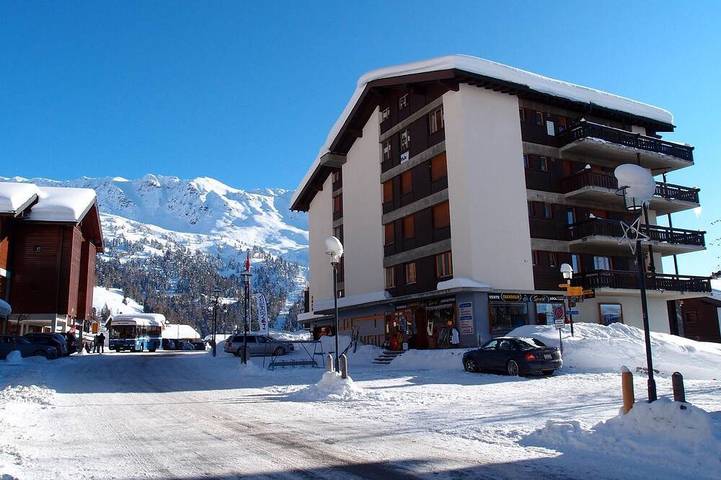 Gîte pour 8 personnes, avec balcon dans Chandolin