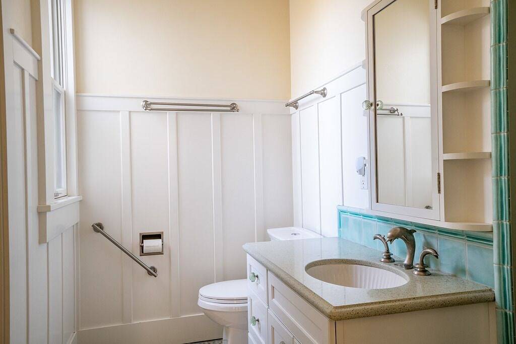 Das Weiße Haus - Pacific Grove Beach House - Oceanfront Lovers Point in Pacific Grove, Monterey County