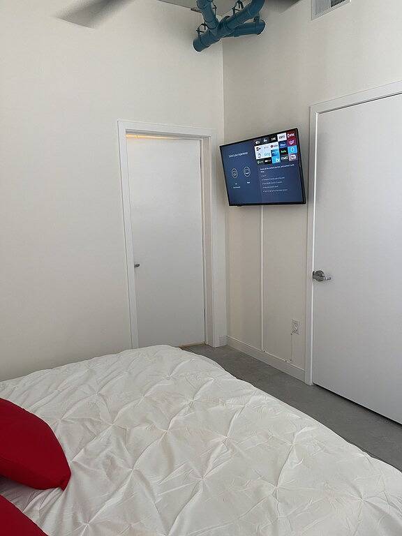 Apartment for 2 people, with pets in St. Louis
