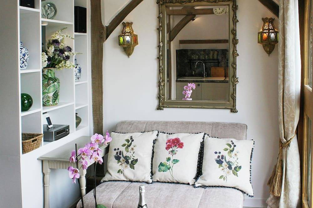 1 bedroom accommodation in Turville, near Henley-on-Thames in Turville, Chiltern Hills