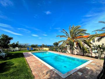 Maison d’hôte pour 4 personnes, avec vue ainsi que jardin et piscine en Crète