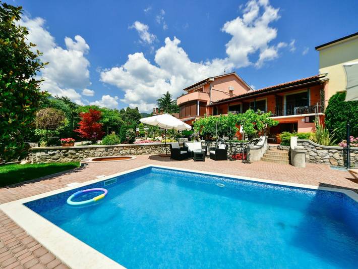 Ferienwohnung für 8 Personen, mit Terrasse und Garten in Opatija Riviera