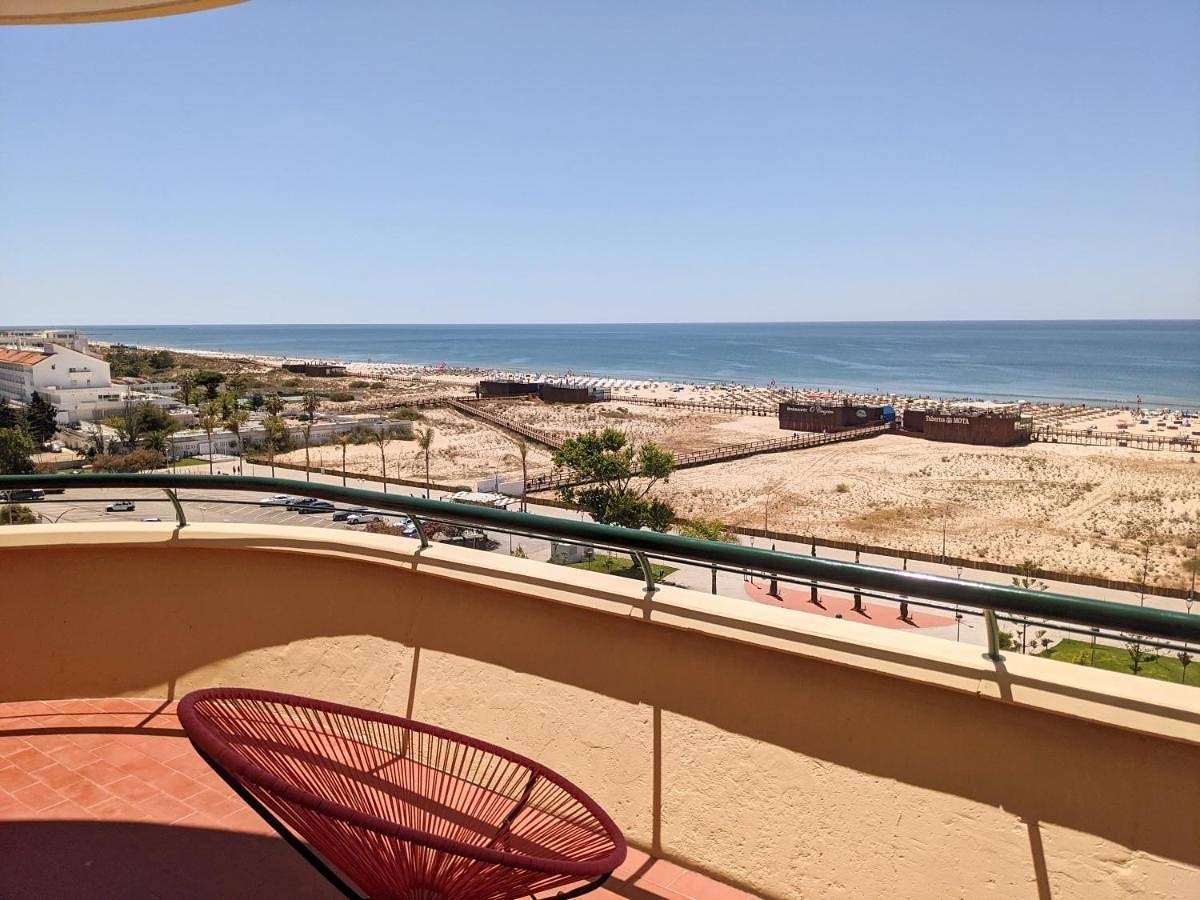 Ganze Wohnung, One-Bedroom Apartment with Sea View in Praia de Monte Gordo, Monte Gordo