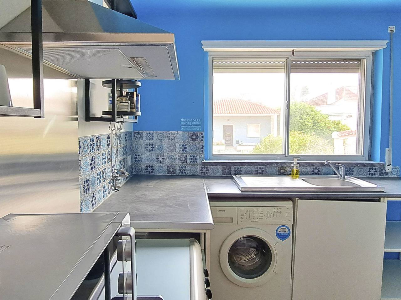 Apartamento inteiro, Haus Roda - Ferienwohnung in Praia Areia Branca in Praia da Areia Branca, Lourinhã