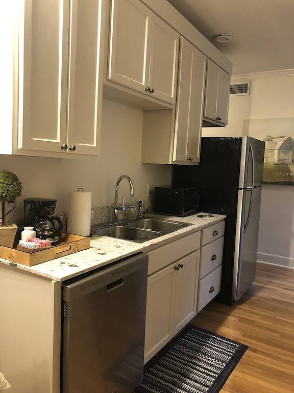 Convenient quiet Lsu Location near City Park, coffee shops, restaurants and bars in Baton Rouge, East Baton Rouge Parish