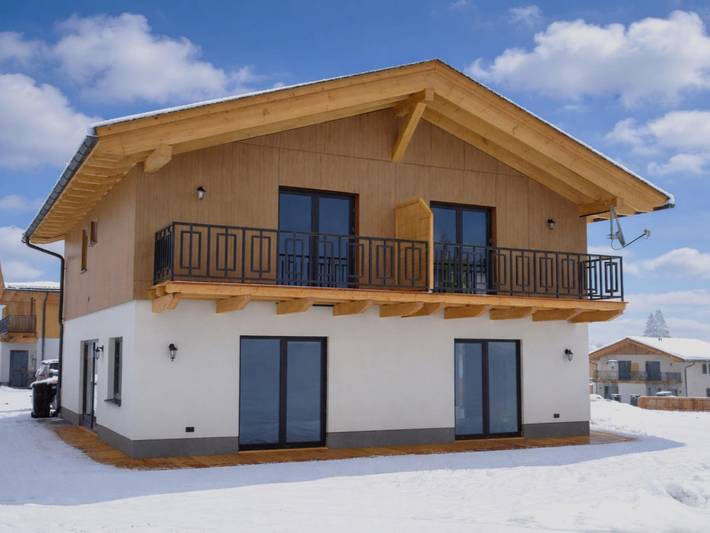 Ferienhaus für 6 Personen, mit Balkon und Terrasse sowie Garten und Sauna in Obermöschach