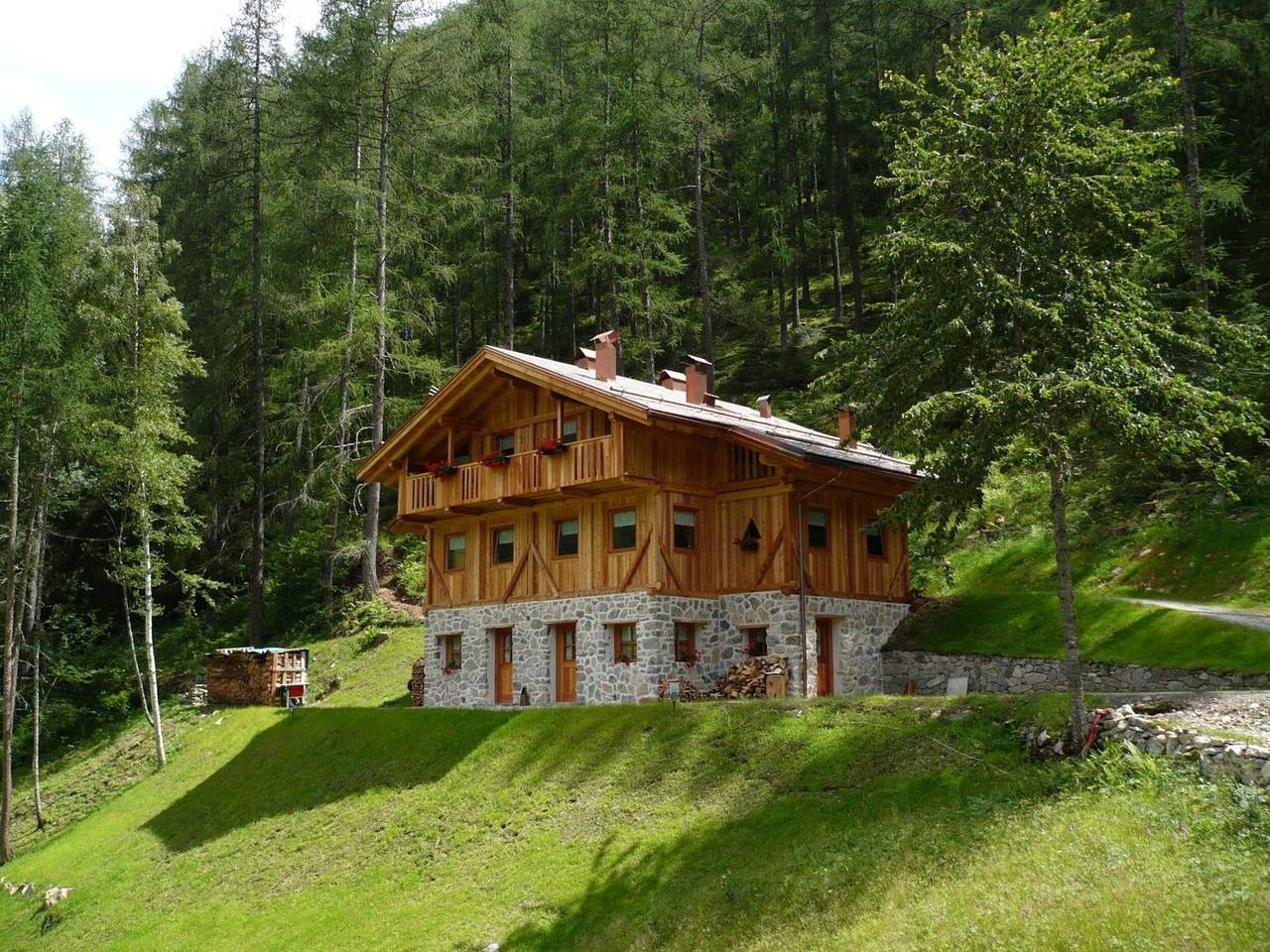 Entire apartment, Mas De La Bolp - Mountain Chalet in Trentino in San Bernardo (Rabbi), Rabbi