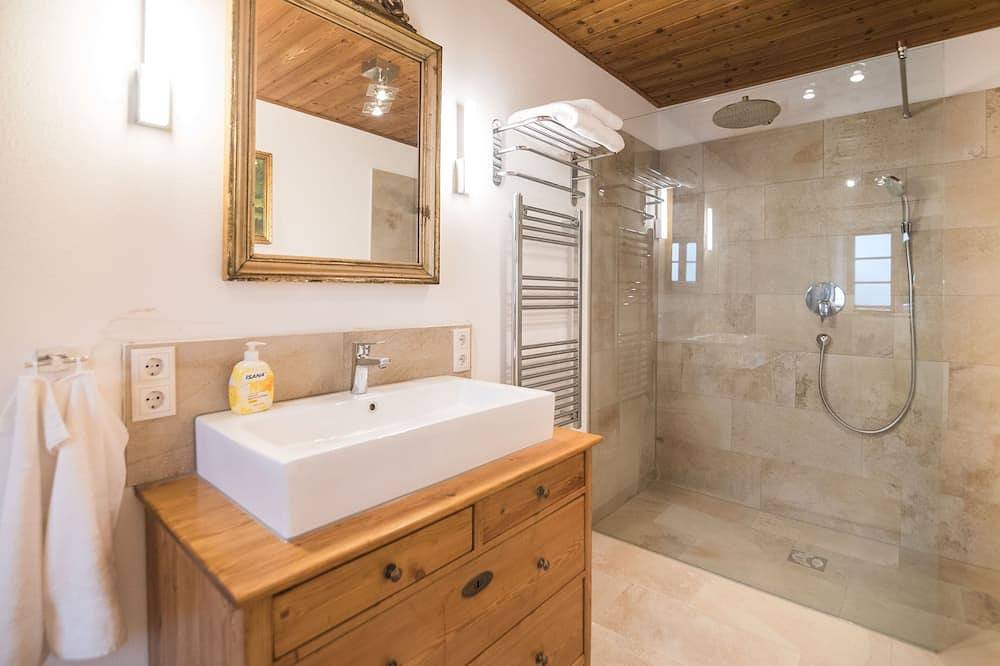 Ganze Wohnung, Ferienwohnung Yvonne 85 qm mit Terrasse und Garten, 1 separates Schlafzimmer in Samerberg, Bayerische Alpen