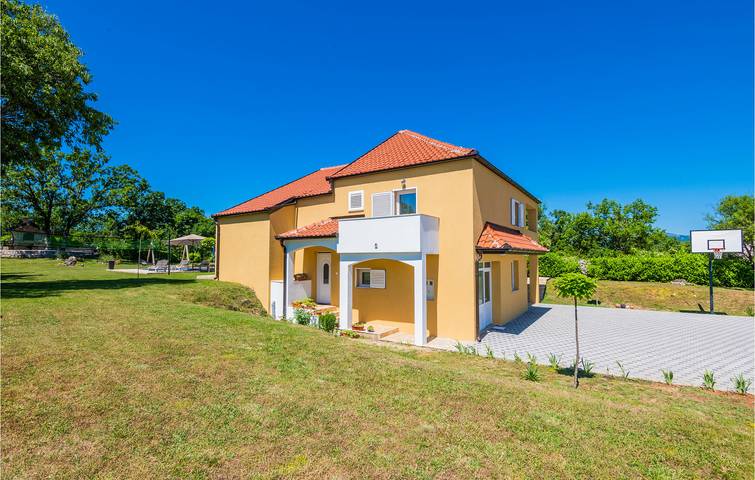Reizende 2-Zimmer-Wohnung mit Pool und Terrasse, 500 m vom Fluss Ričina entfernt in Imotski, Makarska Riviera