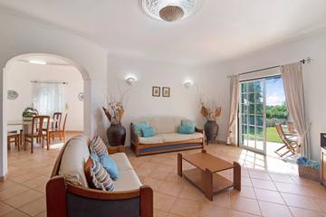 Holiday Rental for 8 People in Almancil, Faro District, Photo 4