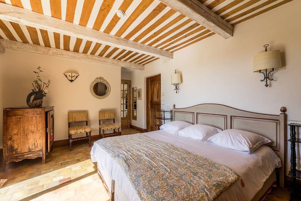 Serene 4-bedroom house with pool in charming Tursac in Tursac, Périgord Noir