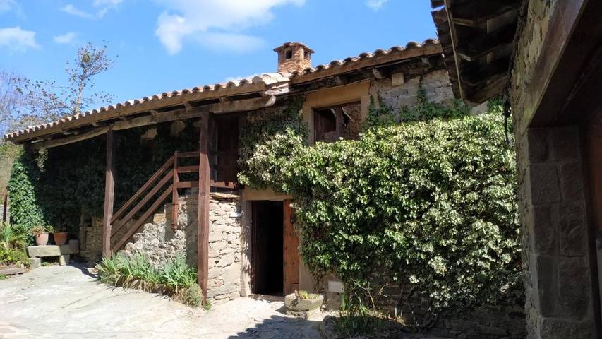 Location de vacances pour 12 personnes, avec Balcon et Terrasse ainsi que Jardin et Vue à Rupit i Pruit