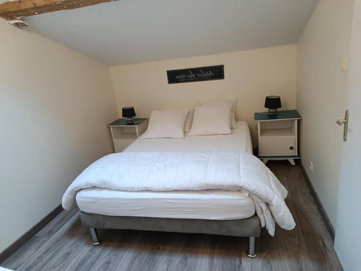 Location de vacances pour 2 personnes, avec Terrasse ainsi que Jardin et Vue dans Thermes Saujon - 2